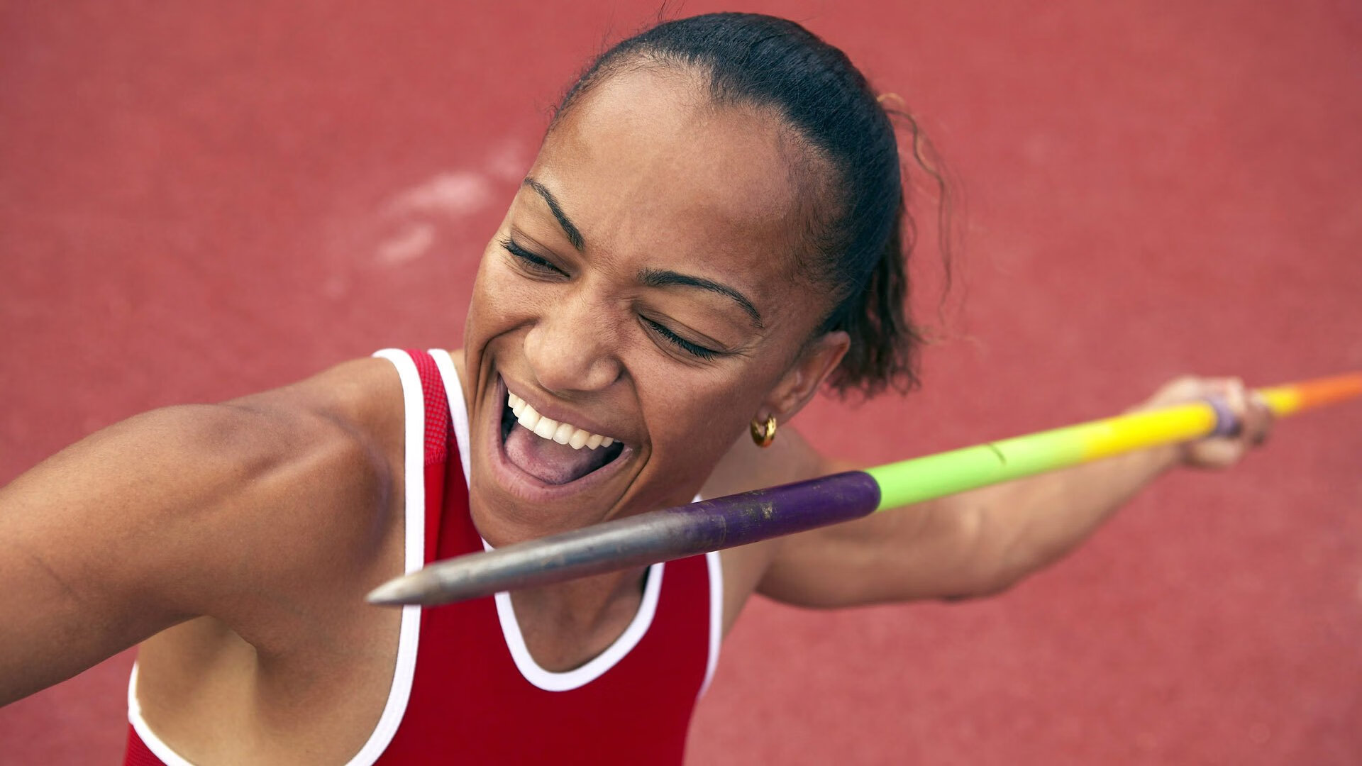 战术风格明显变化从被动防守转向主动压迫收到良好效果,被动就要挨打,防守终究不是解决问题的根本所在